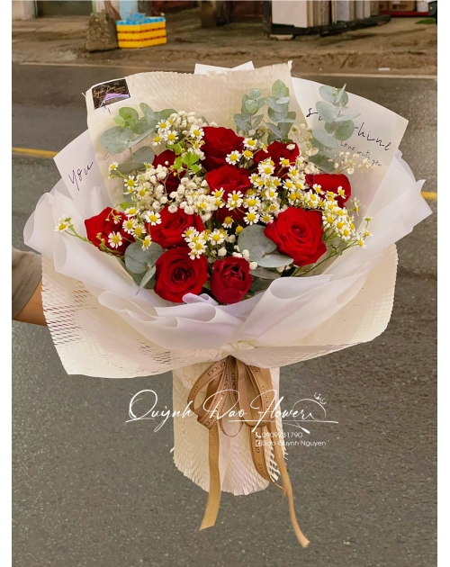 Bó hoa hồng đỏ mix cúc tana 