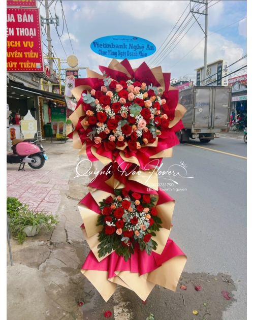 Kệ chúc mừng khu vực dĩ An