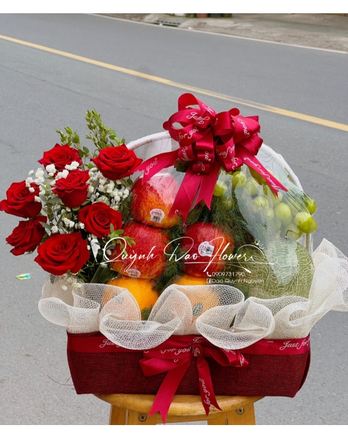 Giỏ trái cây đỏ sang trọng 