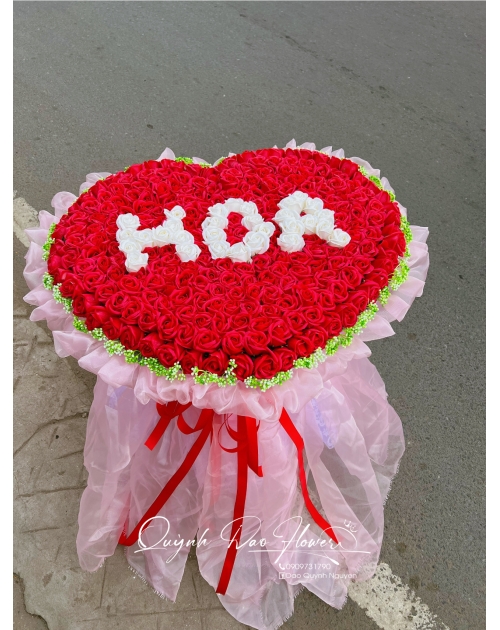 Bó hoa trái tim 300 bông