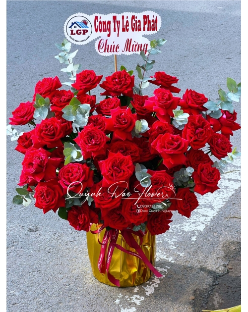 Giỏ hoa hồng ohara đỏ quận 12