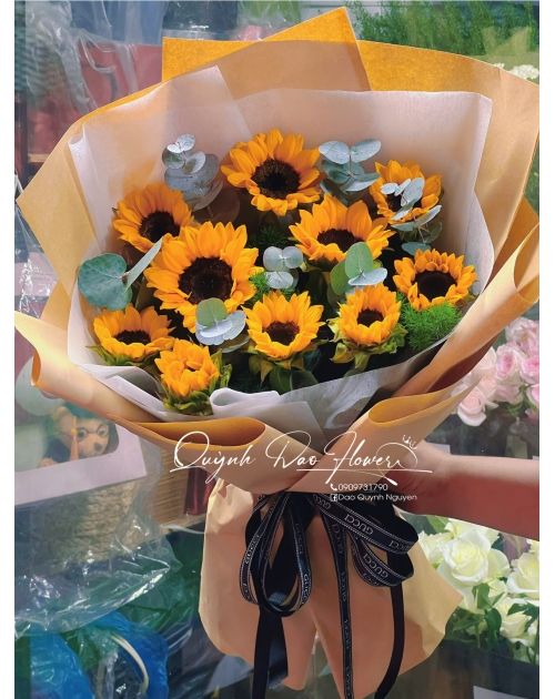 Bó hoa tốt nghiệp đại học xã hội và nhân văn 