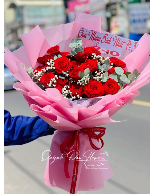 Bó hoa hồng tặng cô, dì