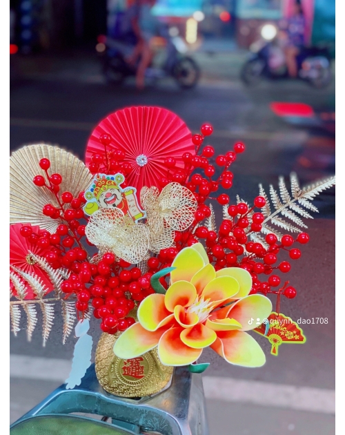 Bình túi tiền đào đông để bàn