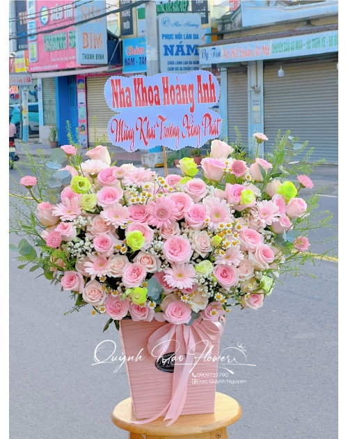 Giỏ hoa khai trương màu hồng tại Bình Dương 