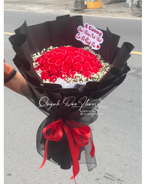 Bó hoa sáp 50 bông viền bi