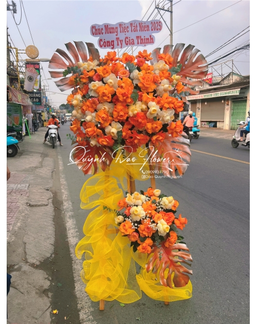 Kệ khai trương màu cam hiện đại  từ 1tr