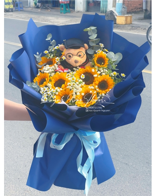 Hoa tốt nghiệp cho nam thủ Đức 