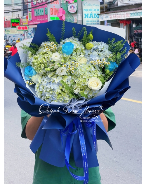 Hoa Tú cầu tặng sếp