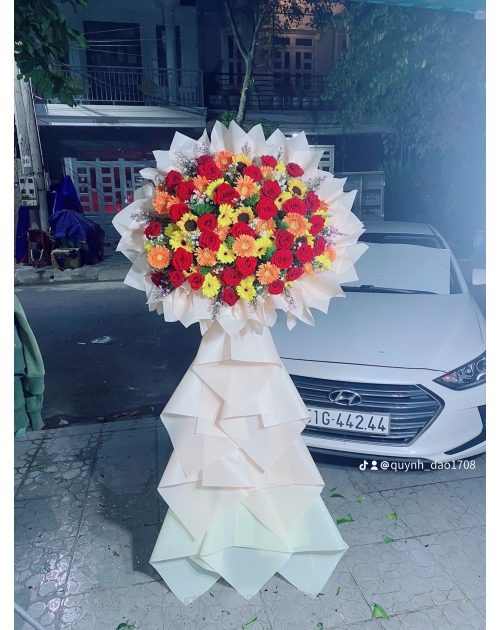 Kệ hoa khai trương giá rẻ tại Thủ Đức