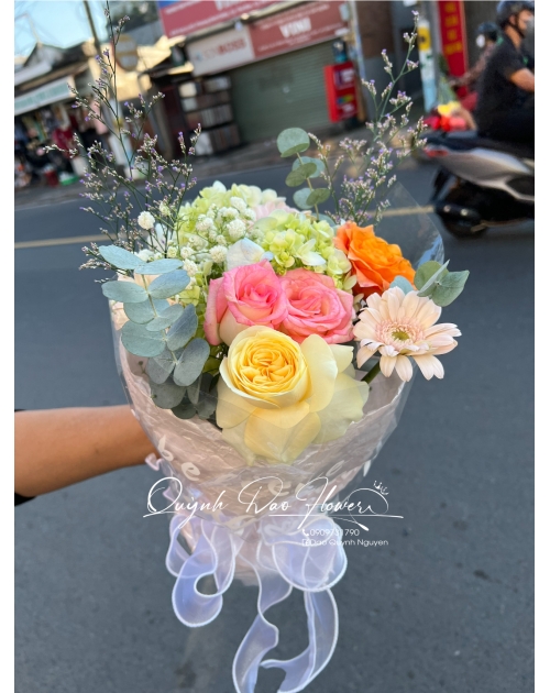Bó hoa mix nhỏ xinh