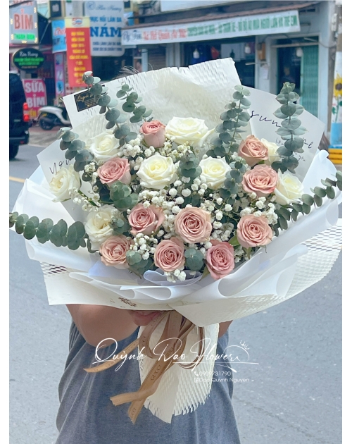 Bó hoa Hồng trắng mix hồng capuchino 