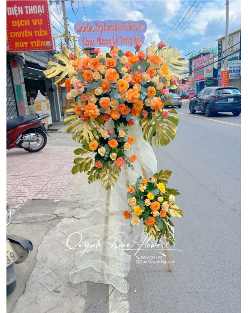Kệ hoa Tone cam vàng tại thuận an 