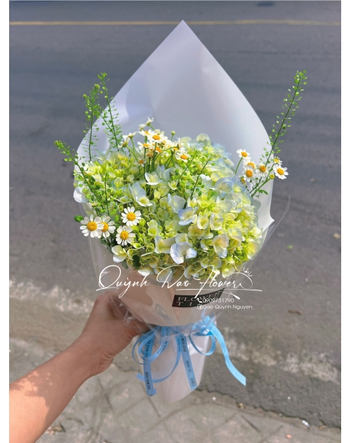 Bó hoa tú cầu nhỏ