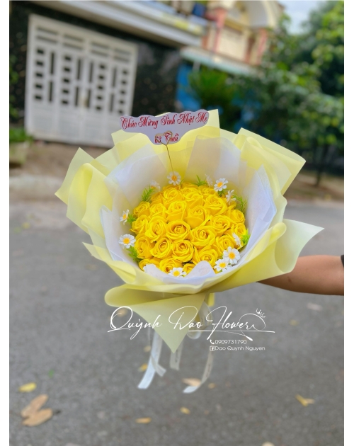 Bó hoa sáp vàng tặng mẹ