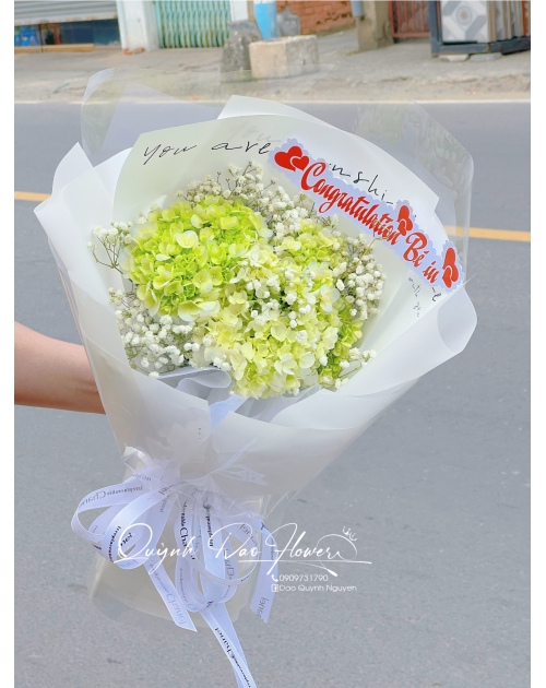 Bó hoa cẩm Tú cầu tặng tốt nghiệp  tại quận 9