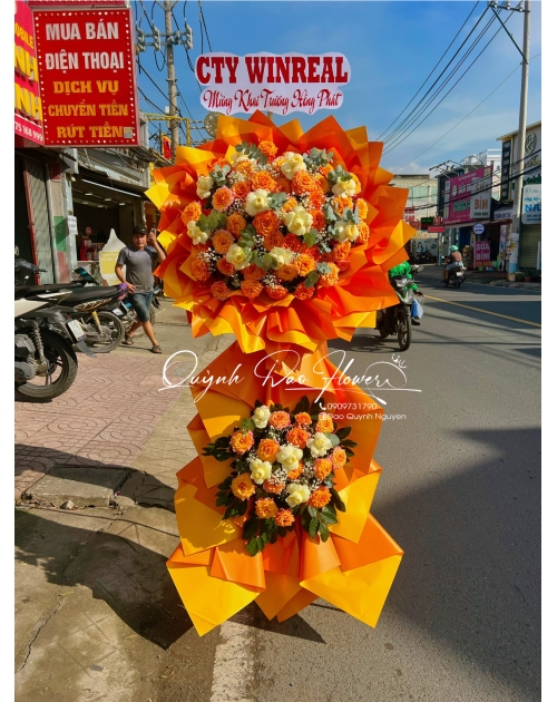 Kệ hoa chúc mừng màu cam thủ Đức 