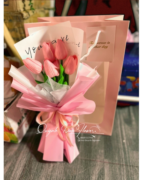 Bó hoa tulip 5 bong kèm hộp 