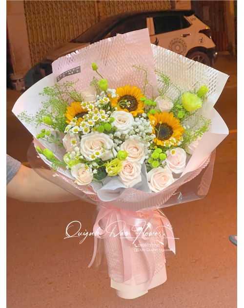 Bó hoa hồng paster mix hướng dương 