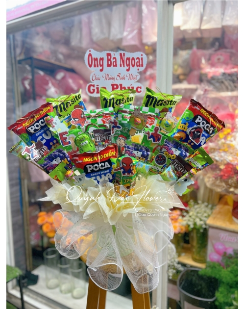 Hộp hoa bánh kẹo xanh lá