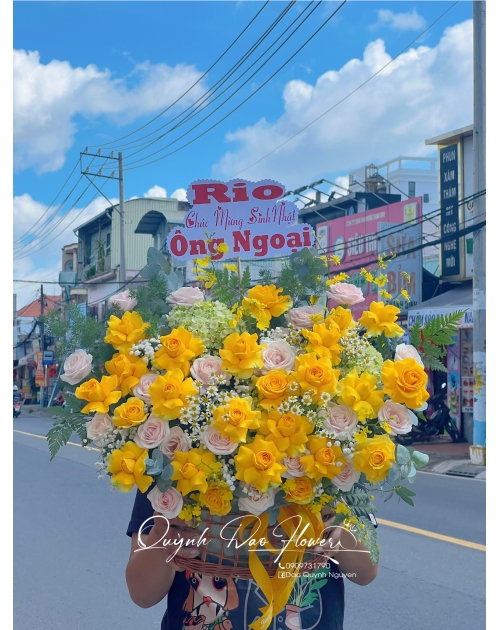 Giỏ hoa khai trương vàng rực rỡ 