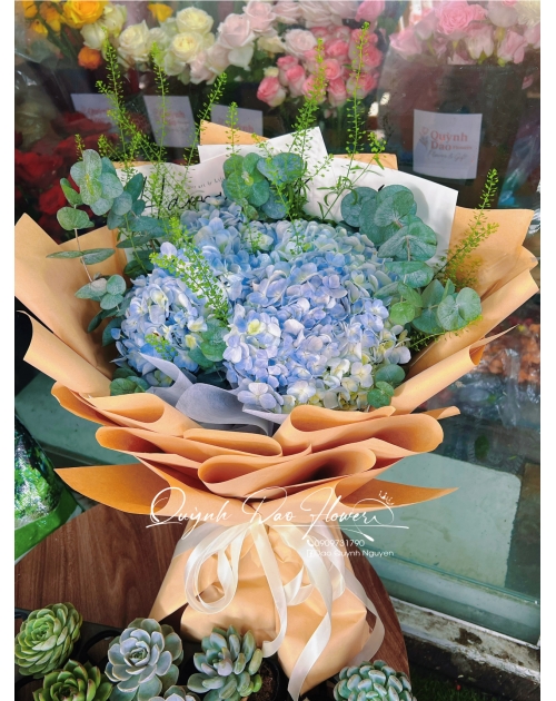 Bó hoa Cẩm Tú cầu xanh dương tốt nghiệp 