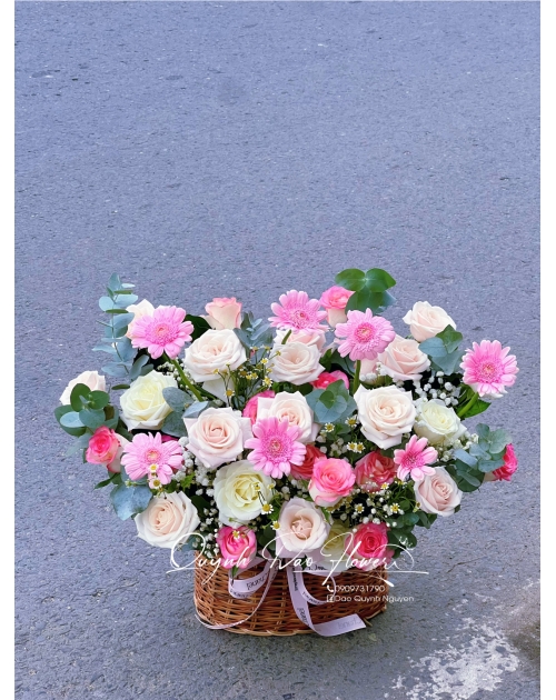 Giỏ hoa khai trương tone hồng quận 12