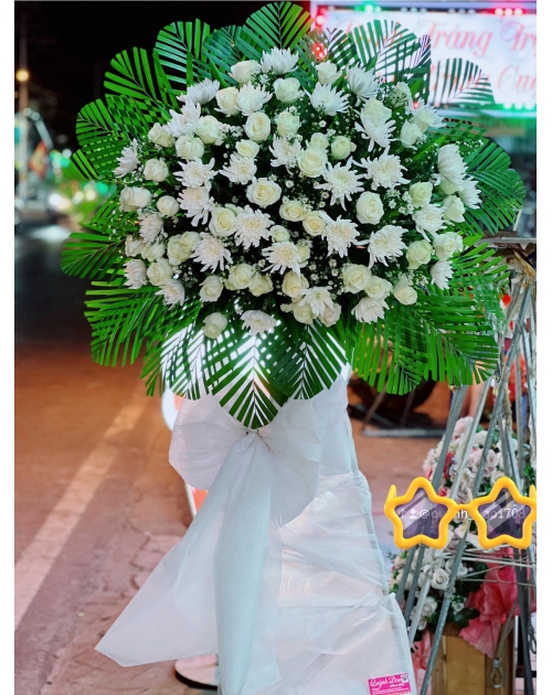 Kệ viếng cúc trắng