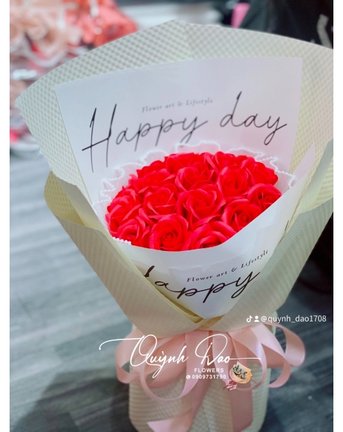 Bó hoa đỏ đơn giản dành tặng bạn gái