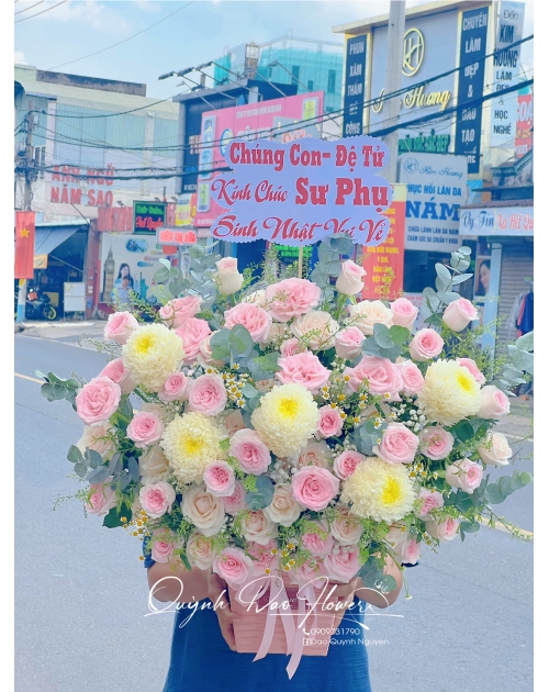 Lẵng hoa tone Hồng mix cúc mẫu đơn
