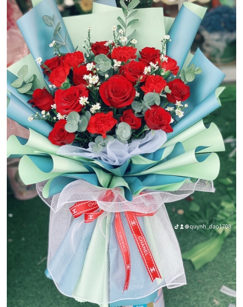 Bó hoa Hồng đỏ tặng mẹ