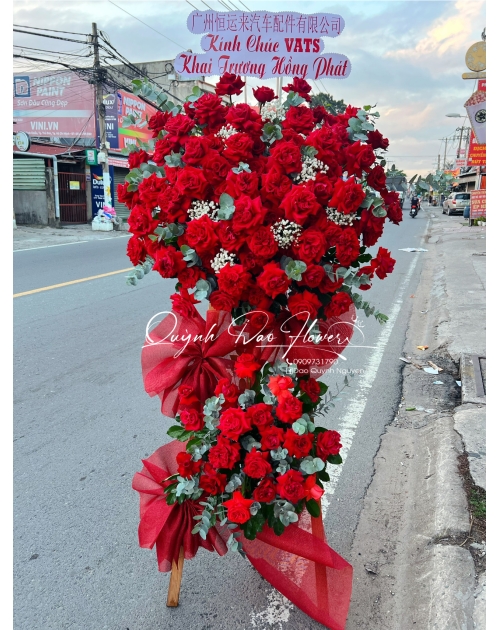 Kệ khai trương màu đỏ quận 12