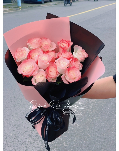 Bó hoa đỏ phớt