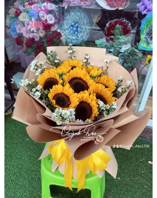 Bó hoa hướng dương tròn
