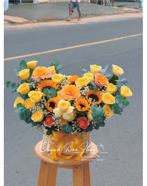 Giỏ hoa màu vàng tặng sếp nam