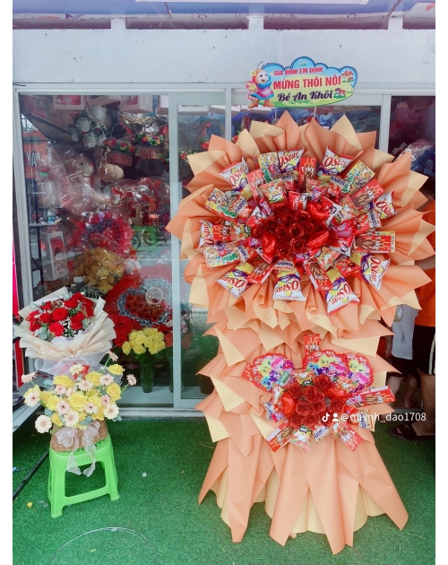 Kệ hoa bánh kẹo khổng lồ 