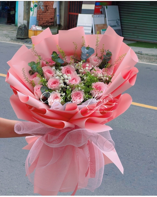 Bó hoa hồng gần linh chiểu 