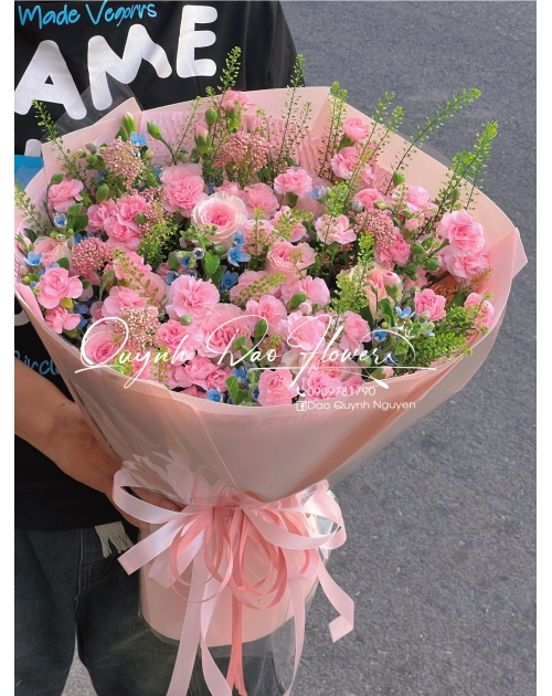 Bó hoa cẩm chướng mix lam tinh