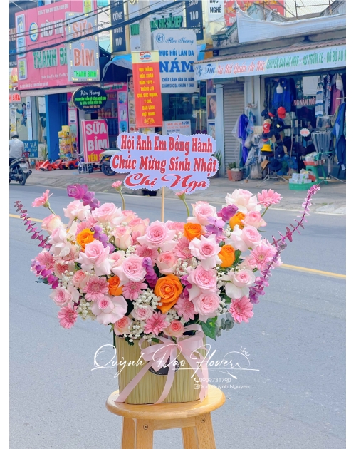 Giỏ hoa màu hồng xinh tại Thủ Đức 