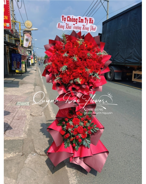 Kệ khai trương đỏ rực rỡ  thuận an 