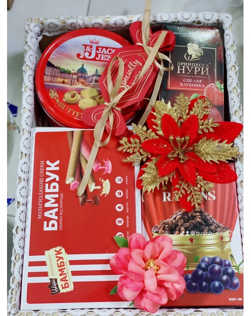 Khay quà Tết đẹp giá công nhân 