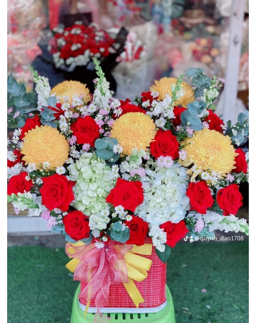 Giỏ hoa khai truong cúc mẫu đơn