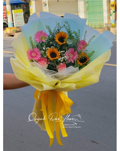Hoa tốt nghiệp trường đại học 