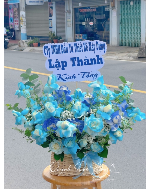 Lẵng hoa xanh dương tại Bình Dương 