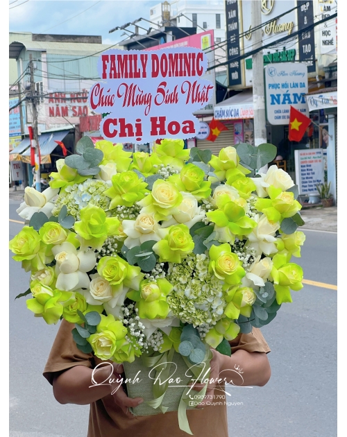 Lẵng hoa xanh lá