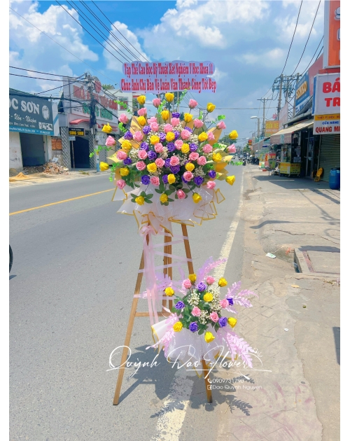 Kệ hoa sáp chúc mừng 