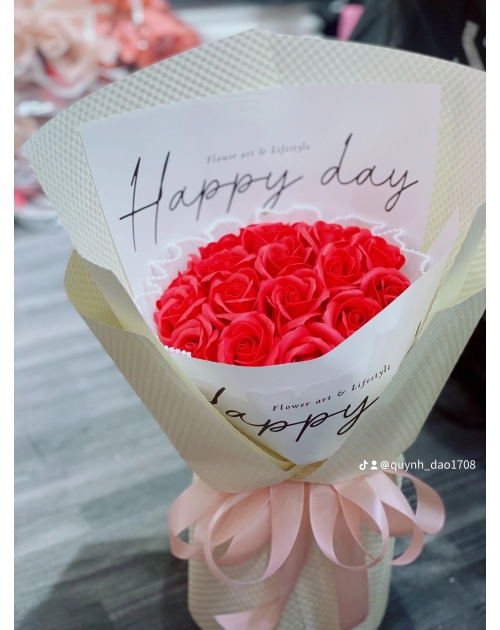 Bó hoa đỏ đơn giản dành tặng bạn gái