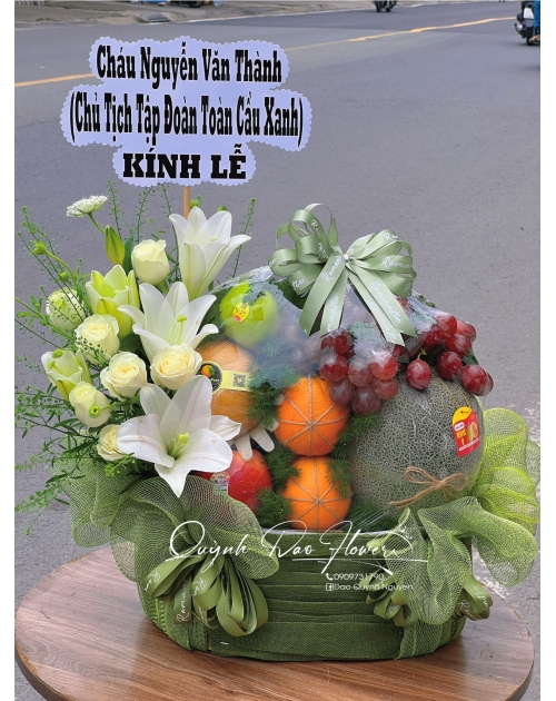 Giỏ trái cây giỗ kèm hoa