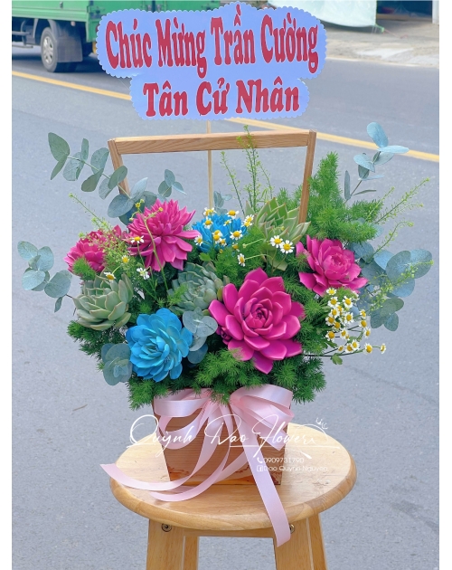 Giỏ hoa sen đá tại vạn Phúc 