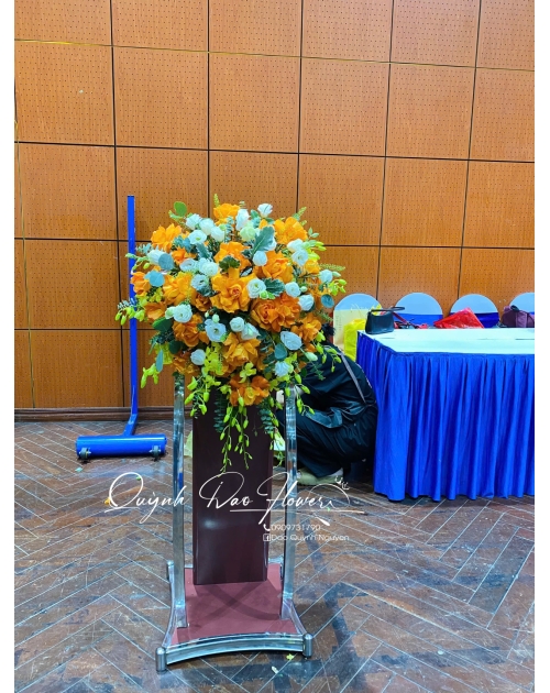 Hoa bục phát biểu màu cam